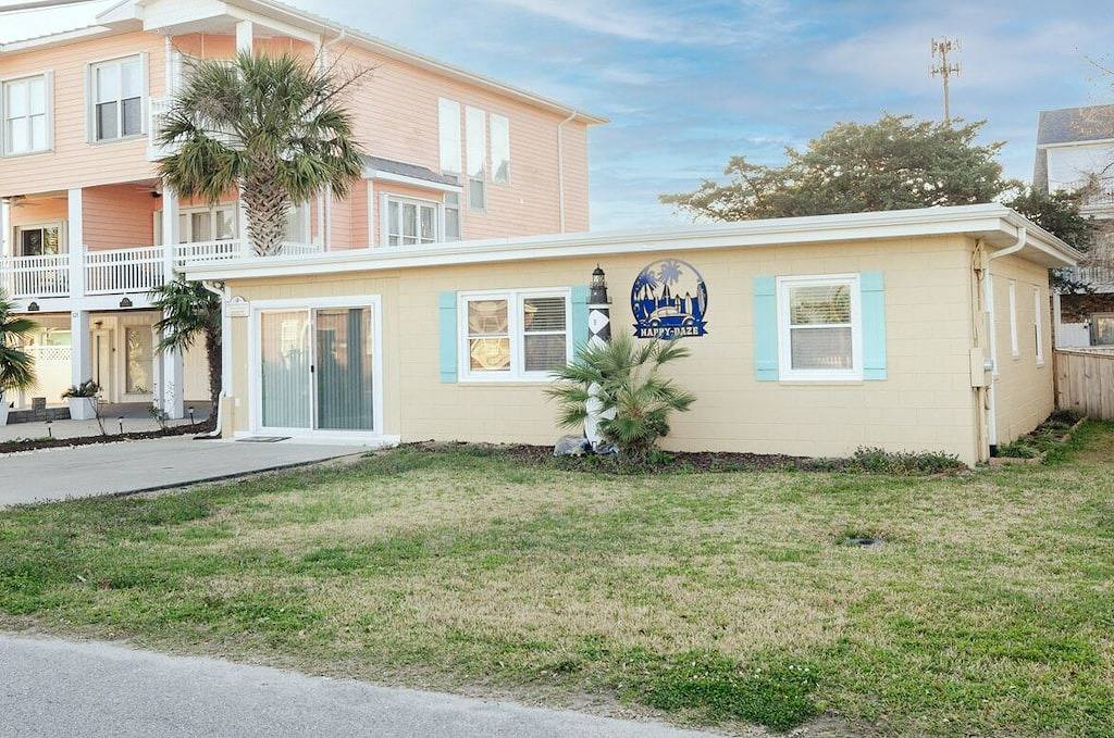 Pet Friendly Cottage Minutes from the Kb Pier in Kure Beach, Pleasure Island