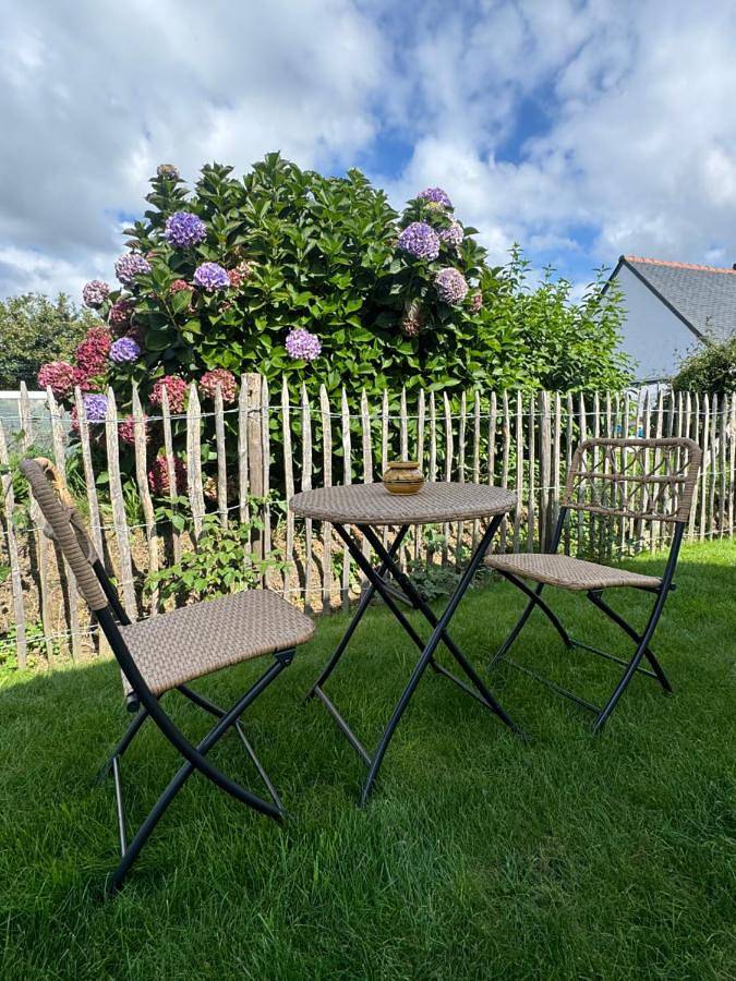 Location de vacances pour 2 personnes, avec Terrasse et Jardin à Bourg-Blanc - 4