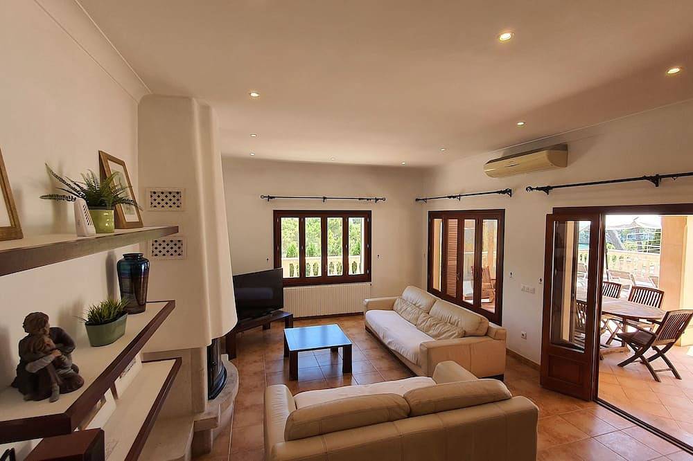Cala Santanyi Luxury Vacation House Direct Access To The Beach in Cala Santanyí, Santanyí