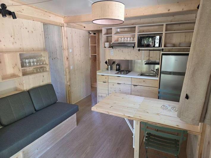 Location de vacances pour 5 personnes, avec terrasse et piscine, animaux acceptés à Lanobre - 4