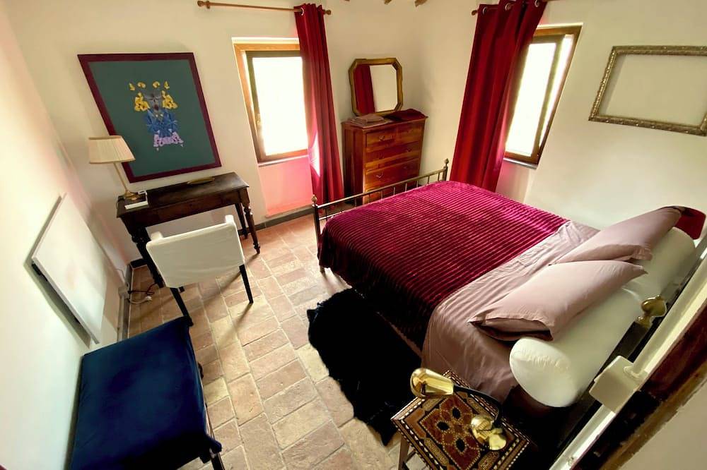 Beautiful Dimora Civita Of Bagnoregio -3 bedrooms 2 bathrooms-family-garden-whole house in Bagnoregio, Viterbo Provinz