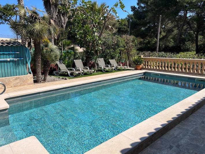 Apartamento para 5 personas, con Terraza y Jardín además de Piscina y Vistas en Cala Mesquida