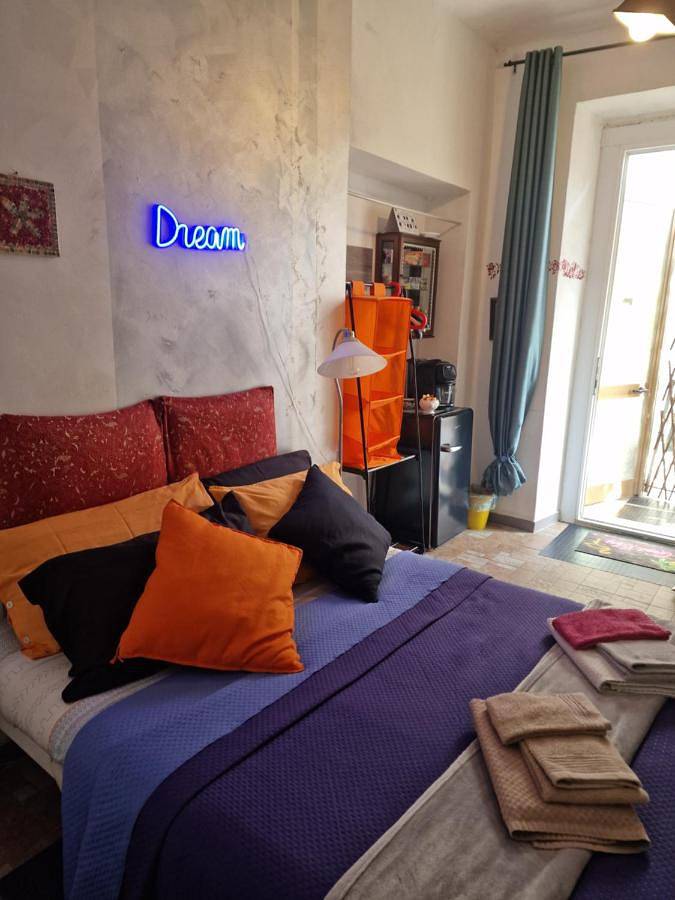 Chambre d’hôte pour 2 personnes, avec vue et balcon, adapté aux familles à Turin