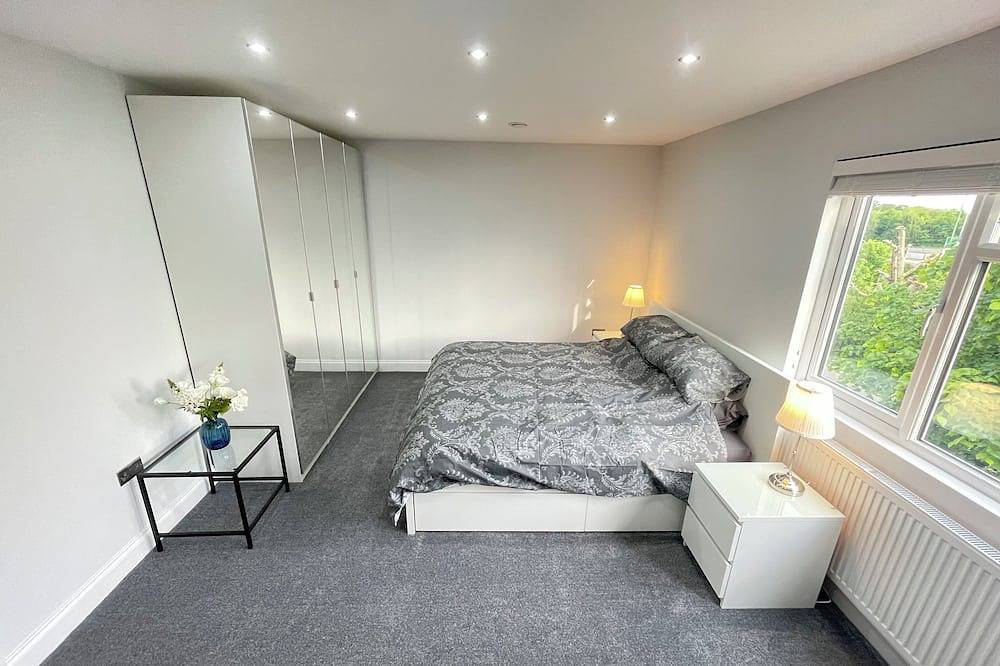 Ganze Wohnung, Newly Built Spacious 1 Bedroom Apartment in Redbridge, London