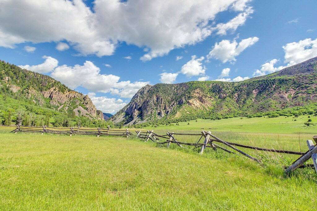 Riverside Kabine mit gemeinsamen Whirlpools, in der Nähe Skifahren, Angeln und vieles mehr! in Redstone, Pitkin County