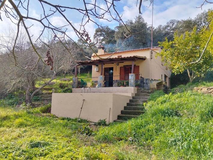 Casa de vacaciones para 6 personas, con vistas además de jardín y piscina - 1
