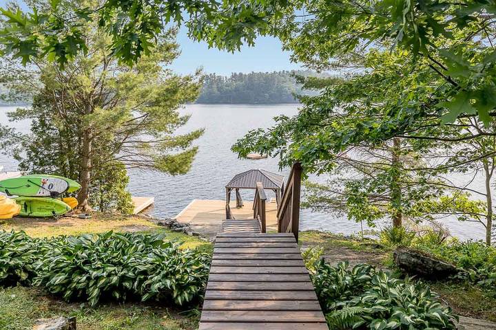 Casa de vacaciones para 15 personas, con vistas al lago además de vistas y jardín, Se admiten mascotas - 1