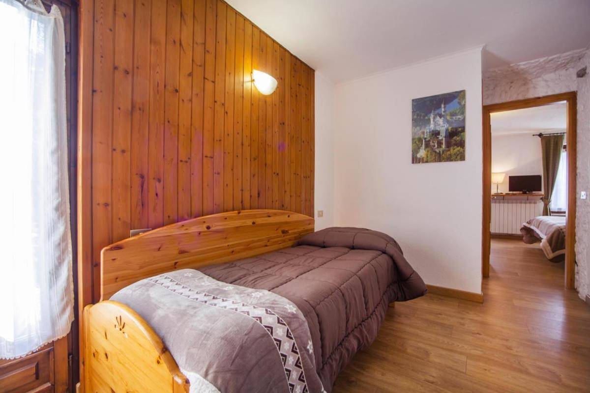 Hotel Chalet Joli in La Palud, Courmayeur