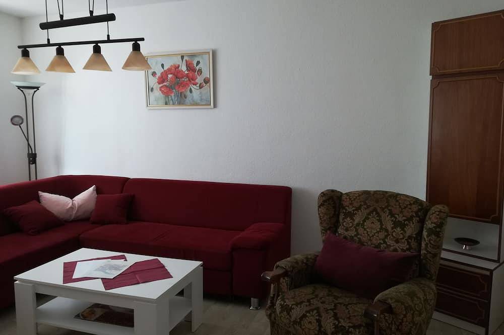 Ganze Wohnung, Gemütliche Ferienwohnung mit Blick auf die Weinberge in Top-Lage in Radebeul, Meißen Region