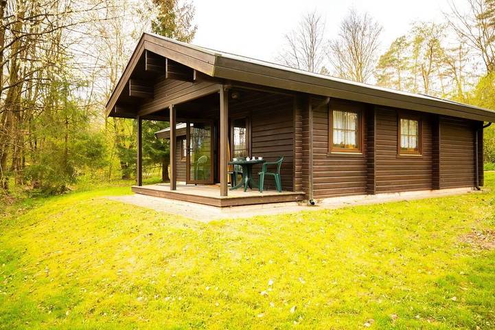 Bungalow für 4 Personen, mit Balkon/Terrasse und Terrasse sowie Garten in Bad Arolsen