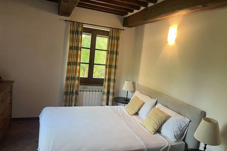 Secluded Villa, private heated Pool, Wi-fi and TV. Secure Payment in Civitella in Val di Chiana, Chianti