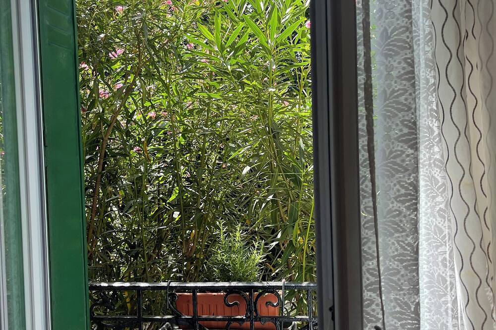 Ganze Wohnung, Nice Apartment sleeps 4, private parking, 500m from Paris 13eme Ivry-sur-Seine in Ivry-sur-Seine, Val-de-Marne