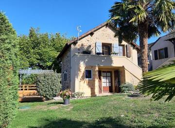 Gîte pour 3 personnes, avec terrasse ainsi que jardin et piscine dans l' Aveyron