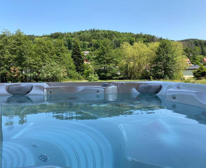 Gîte pour 6 personnes, avec jardin et jacuzzi, adapté aux familles à Colroy-la-Roche