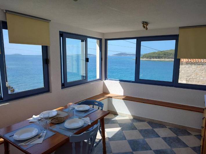 Ferienwohnung für 5 Personen, mit Meerblick und Balkon sowie Garten in Dalmatien - 4
