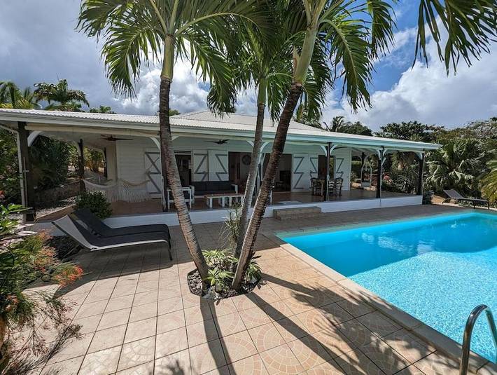 Villa pour 6 personnes, avec piscine et vue ainsi que terrasse et jardin à Deshaies