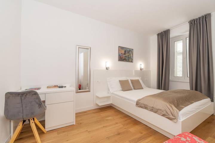 BnB für 2 Personen, mit Ausblick und Balkon in Split