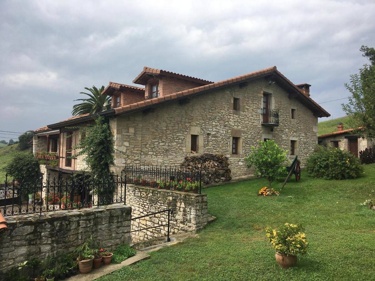 Casa Los Laureles in Hinojedo, Suances