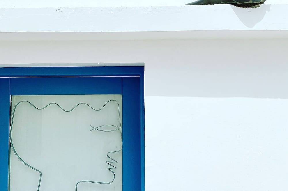 Cyclops House In Chora, Serifos in Cicladi