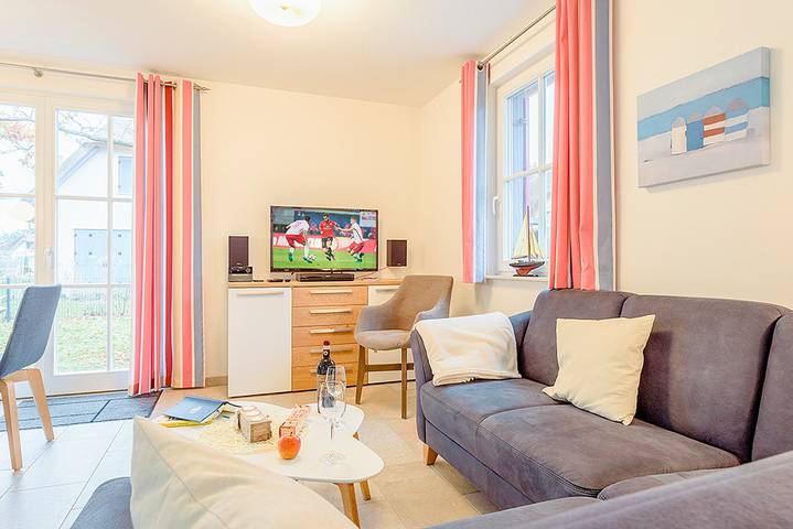 Ferienhaus für 6 Personen, mit Terrasse und Garten sowie Sauna in Glowe - 4