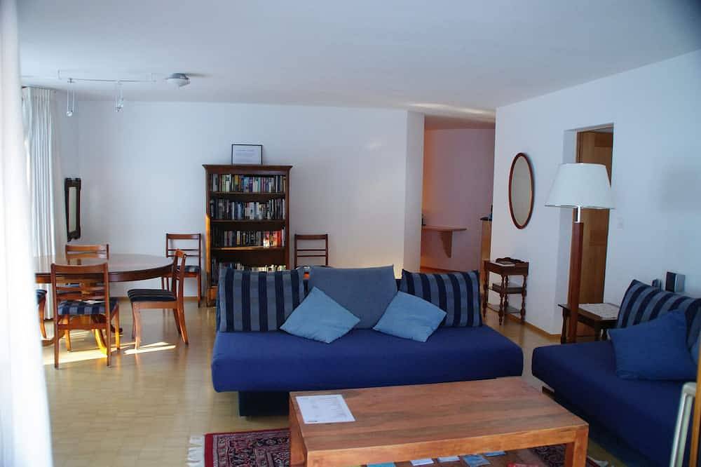 Ganze Wohnung, Geräumige und gemütliche Bergwohnung in idyllischer Lage in Klosters-Serneus, Plessur Alpen