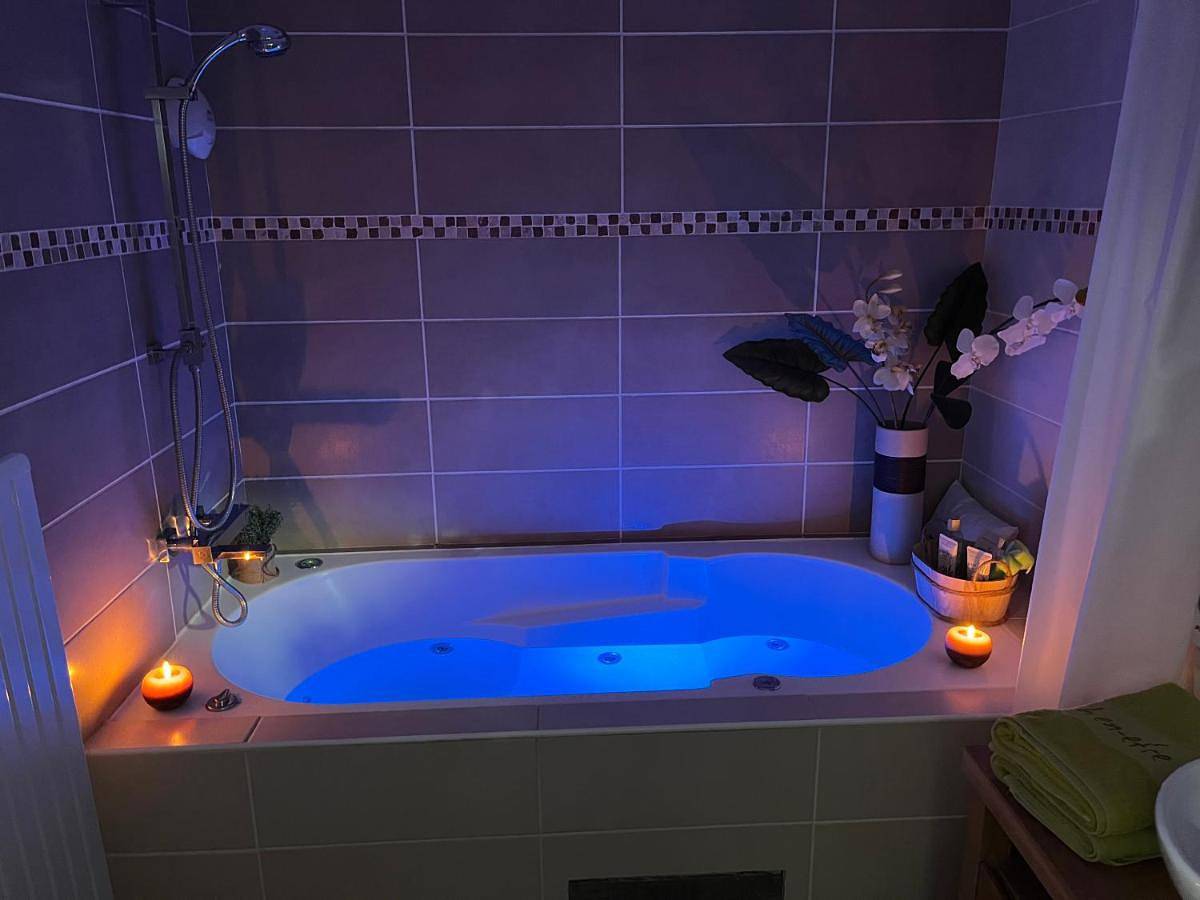 Appartement entier, Loft & Spa Le Faubourg Saint Martin in Senlis, Oise