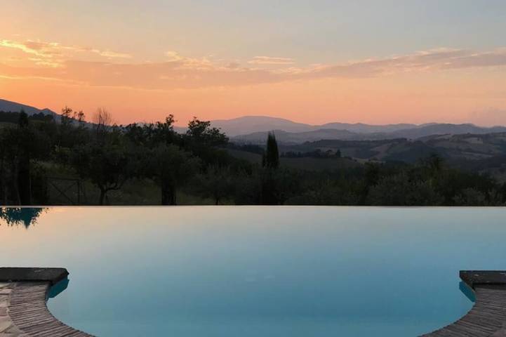Appartamento intero, La Corte del Gusto   Appartamento Albicocco con piscina infinity in Arcevia, Provincia di Ancona
