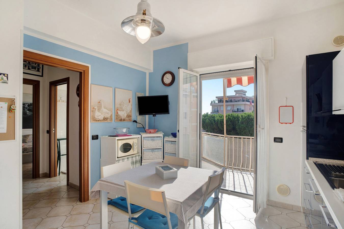 Entire apartment, Apartment Casa Vacanze Leslie with Balcony in Albenga, Riviera di Ponente