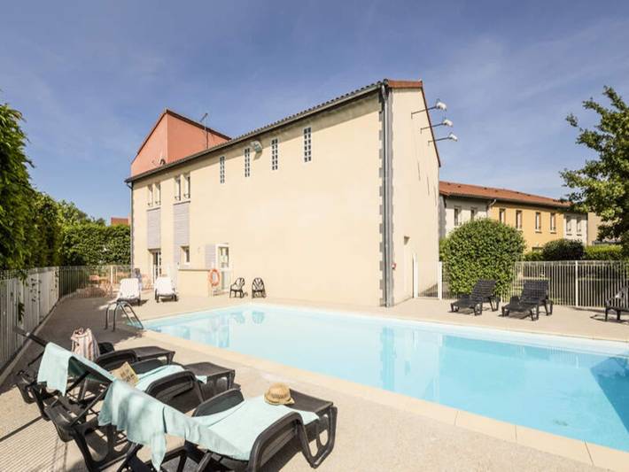 Gîte pour 8 personnes, avec piscine et terrasse, animaux acceptés à Gerzat - 2