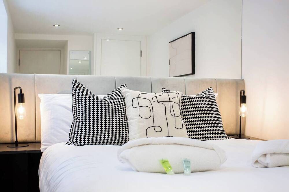 Apartamento entero, Welcome to our newly refurbished modern apartment. Enjoy a stylish experience at this centrally-located cosy nest on Roker sea front. Situated just a stone’s throw away from the beautiful North East coast Seaburn. in Roker, Sunderland