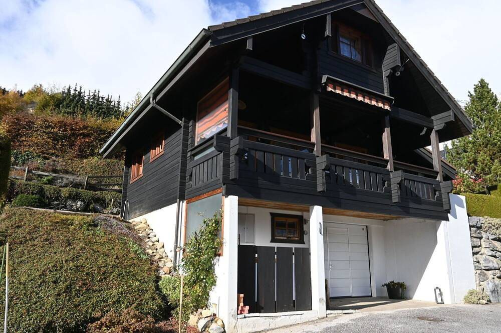 Atemberaubendes alleinstehendes Ferienhaus für 5 Leute mit  W-Lan, Tv und Balkon in Ovronnaz, Chamoson