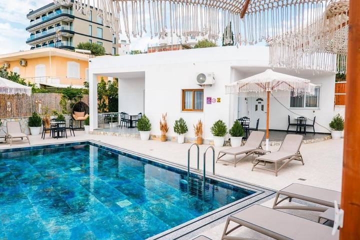 Apartamento de vacaciones para 2 personas, con piscina además de vistas y jardín - 1