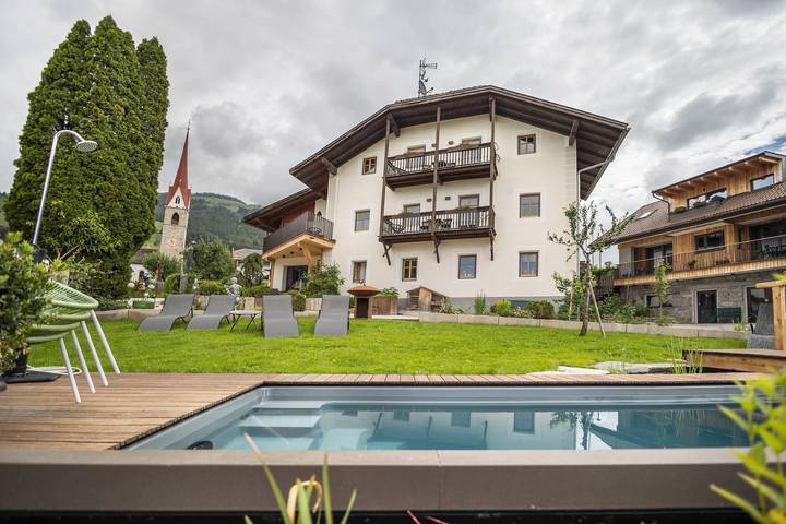 Ferienwohnung für 3 Personen, mit Balkon und Garten sowie Sauna