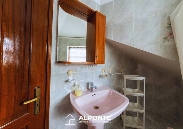 Location de vacances pour 12 personnes, avec jardin ainsi que piscine et vue dans Venade - 4