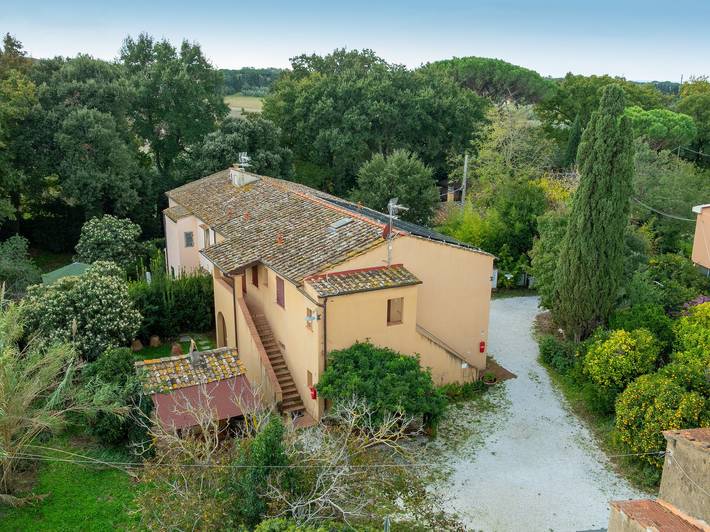 Geheel appartement, Appartement 'Evelina' met Gedeelde Tuin en Wi-Fi in Castagneto Carducci, Etruskische kust