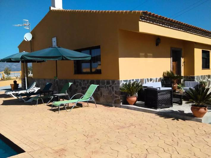 Casa rural para 6 personas, con jardín y piscina en Ítrabo - 2