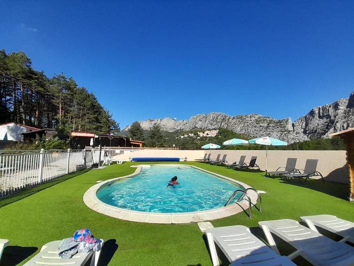 Location de vacances pour 8 personnes, avec jardin et piscine à Saint-Auban - 2