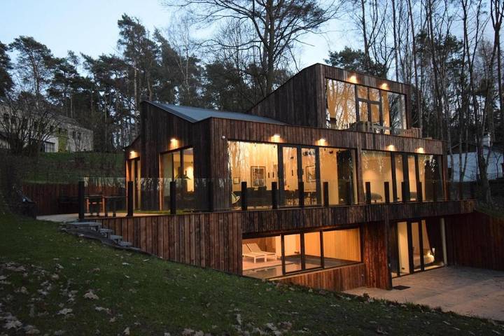 Villa pour 8 personnes, avec Balcon et Terrasse ainsi que Jacuzzi et Jardin dans la Province du Brabant wallon