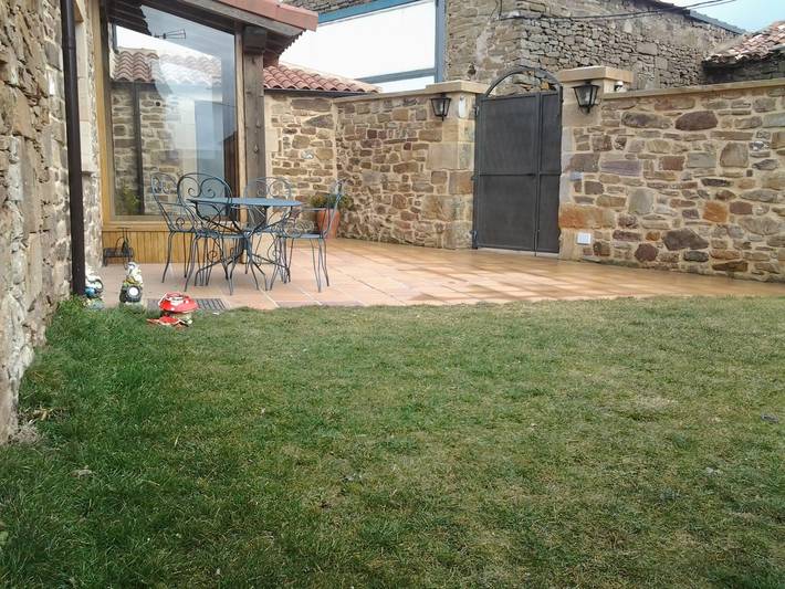 Casa rural 'Montes De Alhama' con vistas a la montaña, terraza compartida y Wi-Fi in Magaña, Provincia de Soria