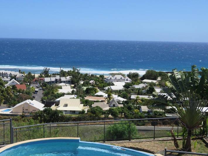 Chambre d’hôte pour 2 personnes, avec terrasse et jardin ainsi que vue et piscine sur l' Île de la Réunion - 2