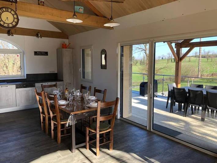 Location de vacances pour 6 personnes, avec vue sur le lac et piscine ainsi que vue et jardin dans Le Bas Ségala - 4