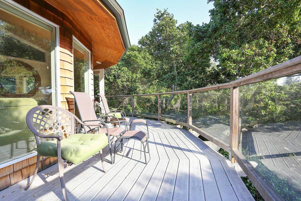 Wunderschönes, abgelegenes Cottage mit Blick auf die Bucht in den Bäumen in California North Coast