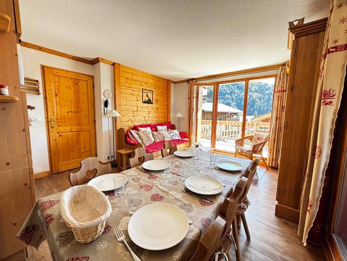 Gîte pour 6 personnes, avec terrasse et piscine dans Office De Tourisme De Notre Dame De Bellecombe - 4