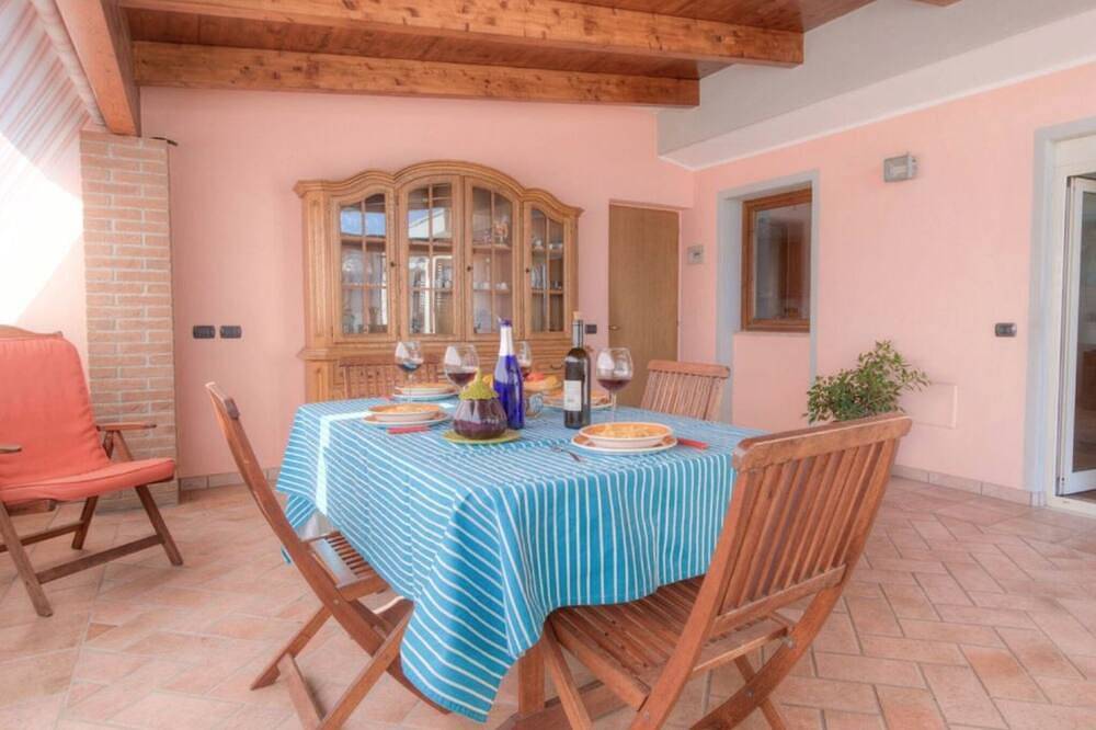 Apartamento entero, Apartamento con vistas al mar a 200 metros de la playa. in Formia, Provincia de Latina