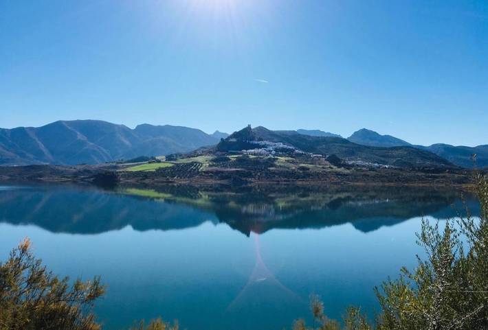 Casa rural para 5 personas, con vistas además de jardín y piscina para niños, Familias con niños en Zahara de la Sierra - 2