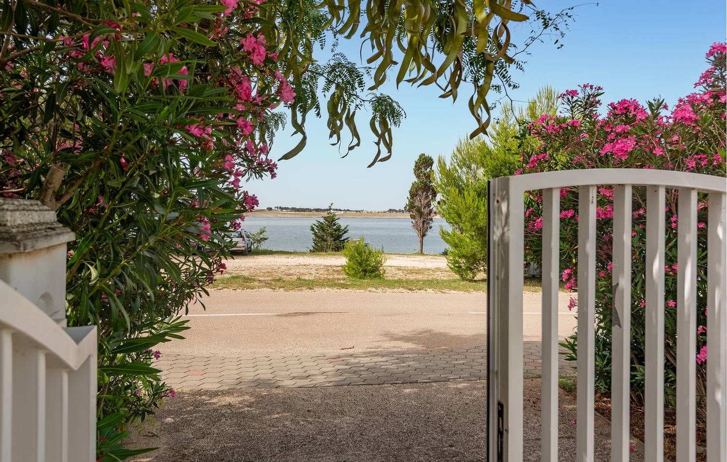 Apartment am Meer mit Terrasse, Küche und WLAN – nur 400 m vom Strand entfernt! in Povljana, Pag
