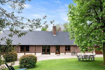 Location de vacances pour 4 personnes, avec jardin et terrasse dans Louvetot