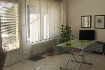 Gîte pour 4 personnes, avec terrasse à Pujaut