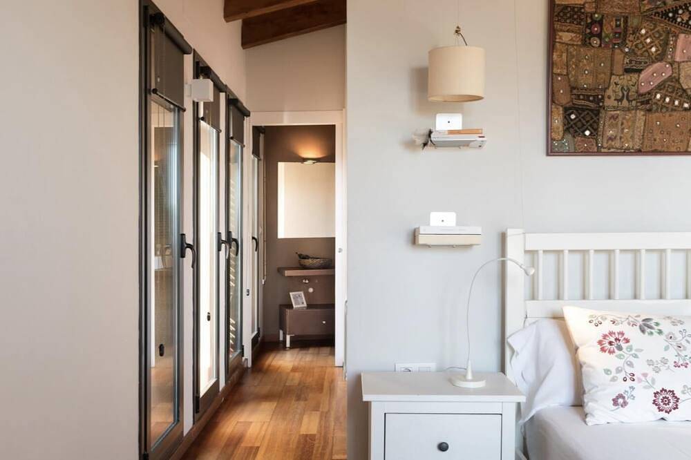 Mas Vives, exclusiva masía del siglo Xv in Urbanizacion Montcabrer, Cabrils