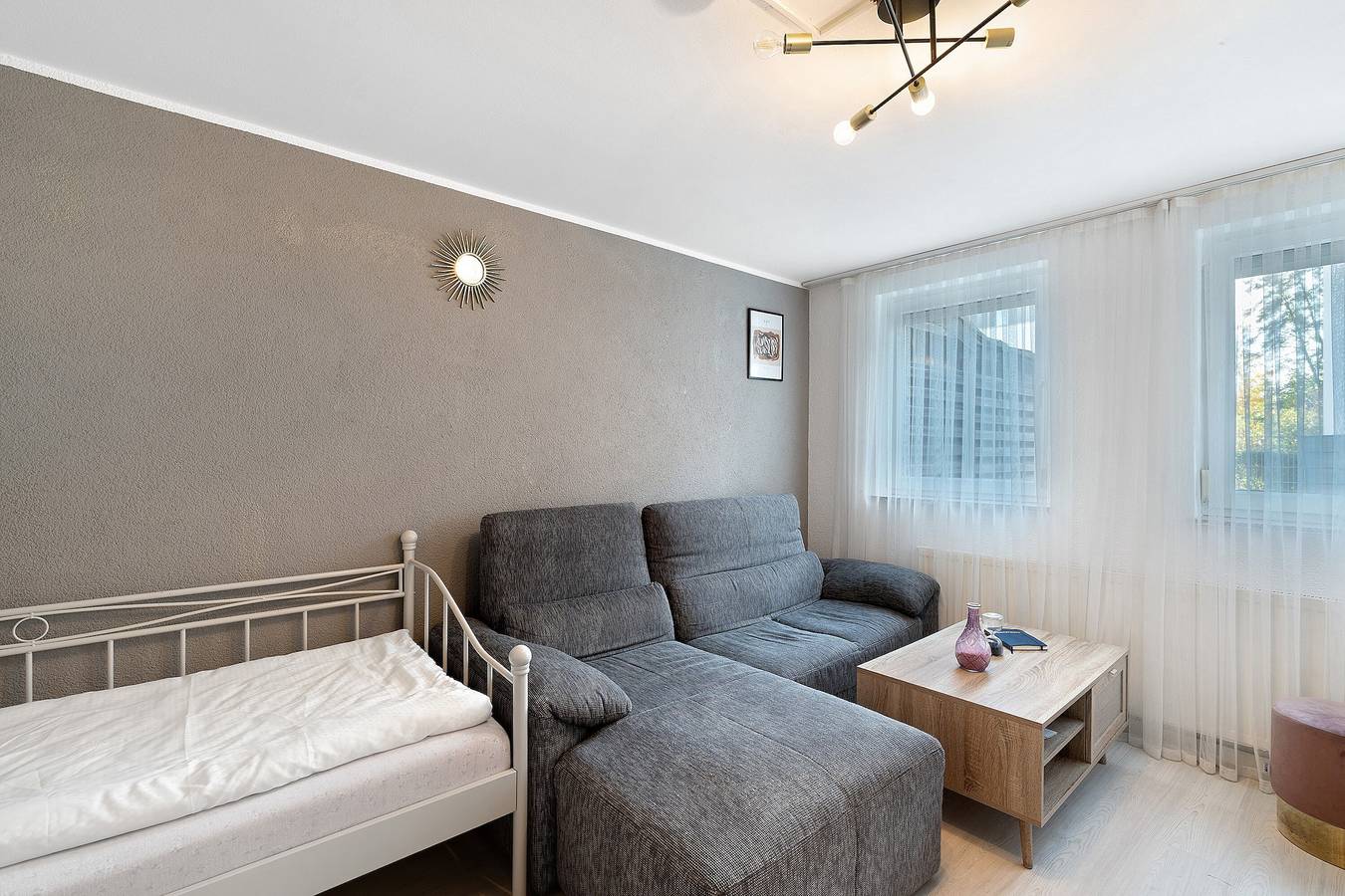Ganze Wohnung, Ferienwohnung 'Knittlingen' Spülmaschine, Waschmaschine,Free Wifi, privater Parkplatz in Kraichgau